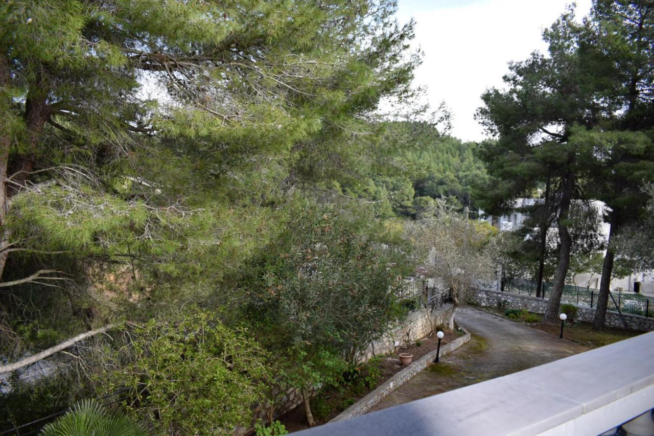 Ferienwohnung Pine Tree House Troulos Exterior foto